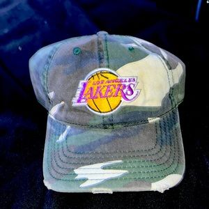Worn a couple times camo la lakers dad hat